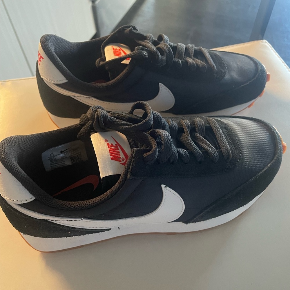 Nike Internationalist
